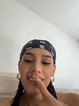 Mia-villalobos online show from 07/15/26, 02:22