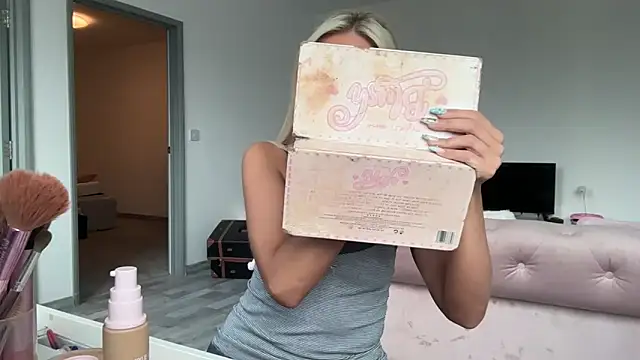 Naughtyblondex online show from 05/12/26, 01:52