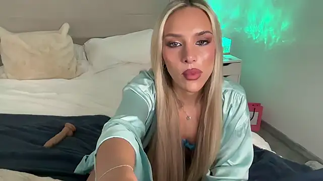 Naughtyblondex online show from 06/03/26, 06:57