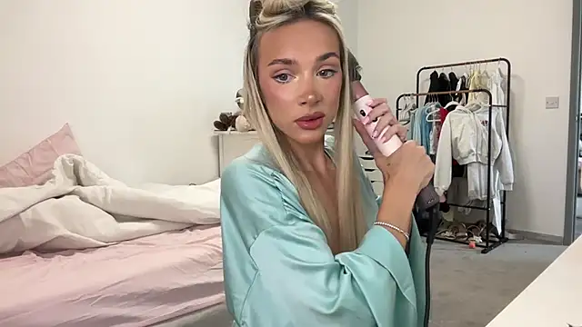 Naughtyblondex online show from 07/22/26, 09:12