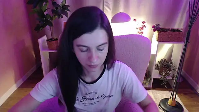 Snapshot of MistyBree chatting on 04/16/26, 08:04 MistyBree online show from 04/16/26, 08:04