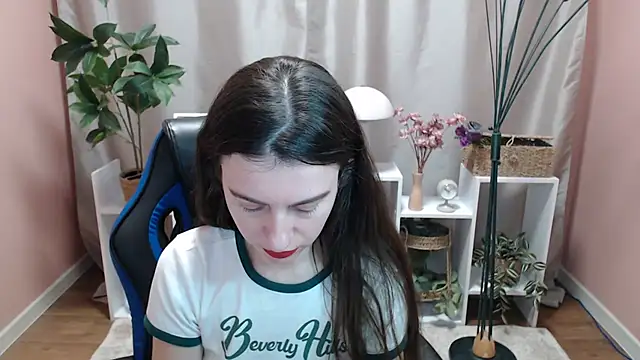 Snapshot of MistyBree chatting on 04/23/26, 10:47 MistyBree online show from 04/23/26, 10:47