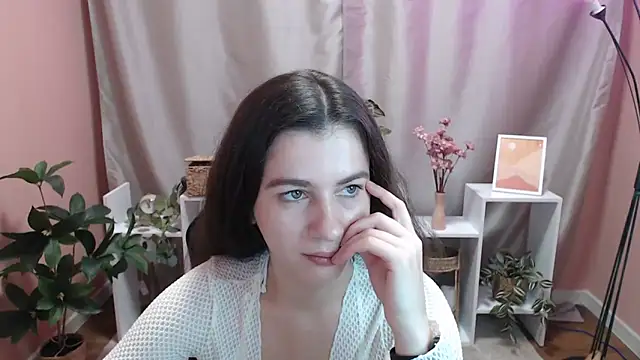 Snapshot of MistyBree chatting on 05/13/26, 08:01 MistyBree online show from 05/13/26, 08:01