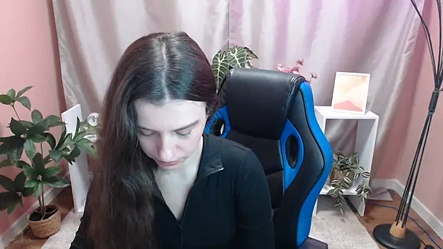 Snapshot of MistyBree chatting on 05/15/26, 07:04 MistyBree online show from 05/15/26, 07:04