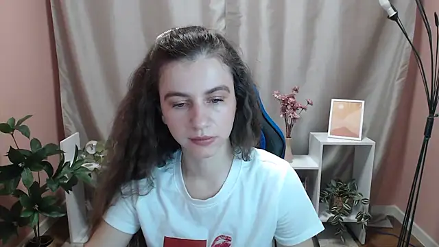 Snapshot of MistyBree chatting on 05/16/26, 08:00 MistyBree online show from 05/16/26, 08:00