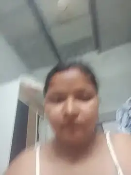 Snapshot of priti_25 chatting on 05/15/26, 02:35 priti 25 online show from 05/15/26, 02:35