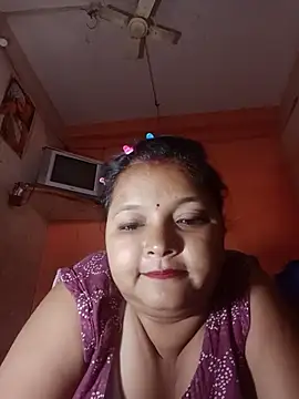 Snapshot of priti_25 chatting on 05/26/26, 06:09 priti 25 online show from 05/26/26, 06:09