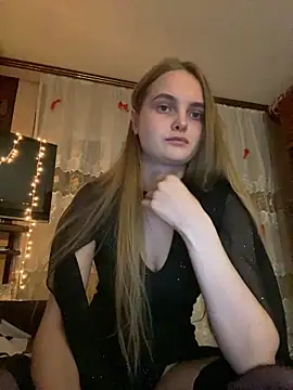 LunaVey online show from 05/26/26, 06:26