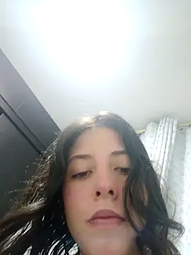 Snapshot of Miranda-cambell chatting on 05/04/26, 12:50 Miranda-cambell online show from 05/04/26, 12:50