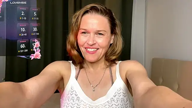 Lizacams online show from 05/22/26, 04:01