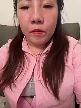 Snapshot of Mitao-6 chatting on 05/11/26, 01:28 Mitao-6 online show from 05/11/26, 01:28