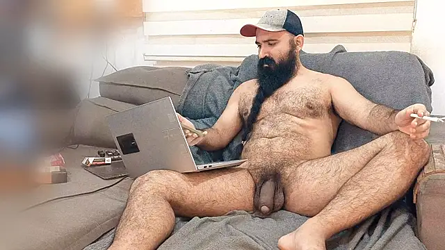 Snapshot of Barba_Negra_Fumador chatting on 05/19/26, 02:34 Barba Negra Fumador online show from 05/19/26, 02:34