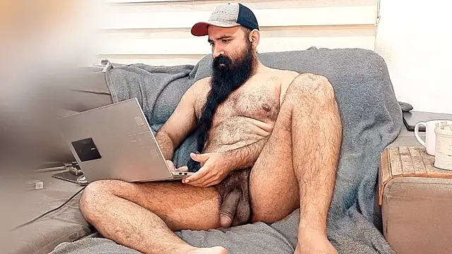 Snapshot of Barba_Negra_Fumador chatting on 06/13/26, 08:29 Barba Negra Fumador online show from 06/13/26, 08:29