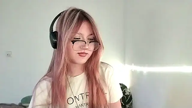 Snapshot of CucKuhta chatting on 03/05/26, 03:41 CucKuhta online show from 03/05/26, 03:41