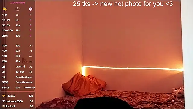 Snapshot of CucKuhta chatting on 04/10/26, 04:12 CucKuhta online show from 04/10/26, 04:12