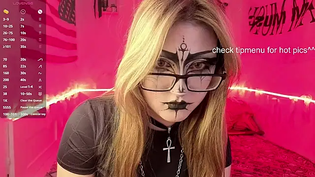 Snapshot of CucKuhta chatting on 06/10/26, 04:28 CucKuhta online show from 06/10/26, 04:28