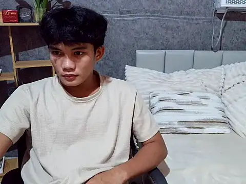 Snapshot of marksurelyhard chatting on 07/27/26, 02:02 marksurelyhard online show from 07/27/26, 02:02