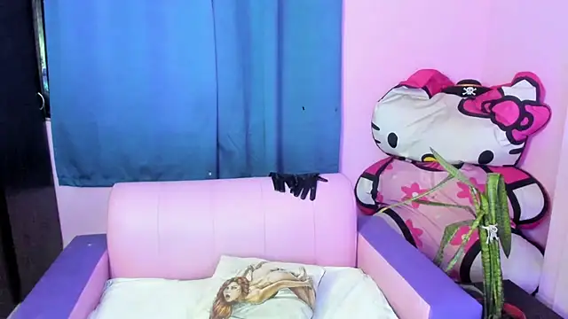 doll katiuska online show from 06/25/26, 12:09