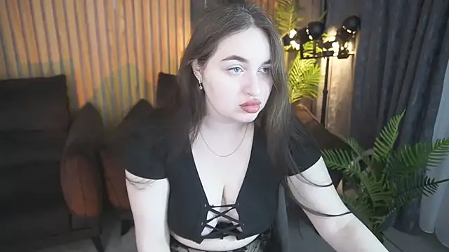 Snapshot of RapunzelAngel chatting on 04/10/26, 05:56 RapunzelAngel online show from 04/10/26, 05:56