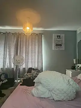 BeeMay22 online show from 07/30/26, 10:36