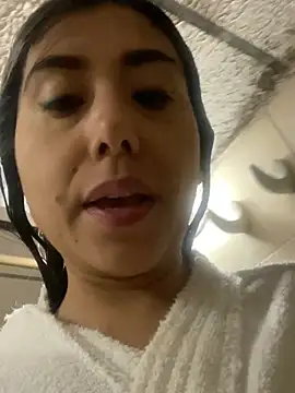 Snapshot of stefanyqueen69 chatting on 04/17/26, 12:19 stefanyqueen69 online show from 04/17/26, 12:19