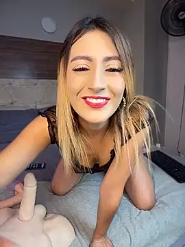 Emma Reyes online show from 06/18/26, 03:49