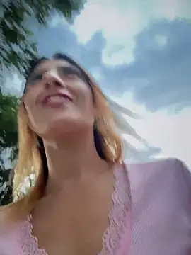 Emma Reyes online show from 06/28/26, 08:04