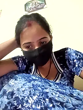Snapshot of Poojalodhi_567 chatting on 03/10/26, 04:45 Poojalodhi 567 online show from 03/10/26, 04:45