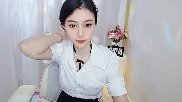 Snapshot of Mia_168 chatting on 07/09/26, 12:48 Mia 168 online show from 07/09/26, 12:48