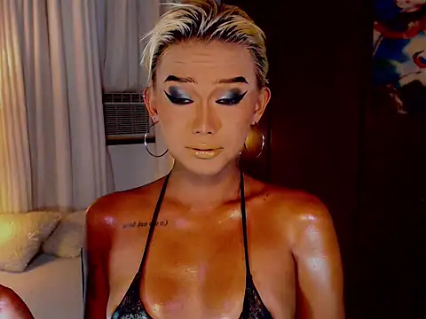 xXLustFullTransXx online show from 06/30/26, 03:35
