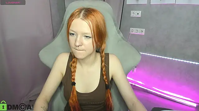 Snapshot of Emma_Dusk chatting on 04/29/26, 12:59 Emma Dusk online show from 04/29/26, 12:59