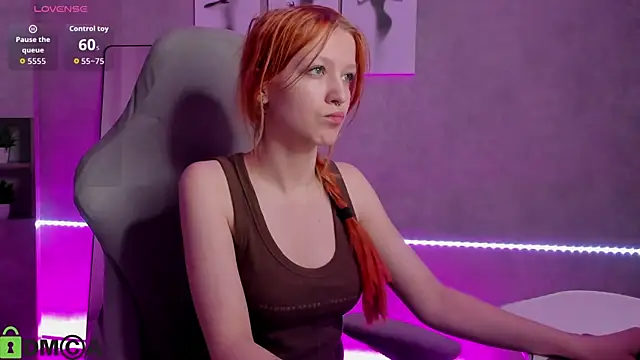 Snapshot of Emma_Dusk chatting on 05/15/26, 12:17 Emma Dusk online show from 05/15/26, 12:17