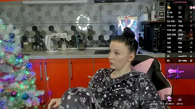 Mary Blu online show from 12/21/24, 02:41