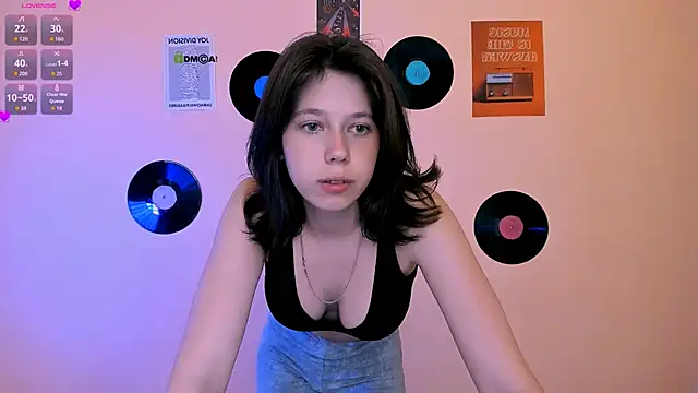 Snapshot of aria_wild_ chatting on 06/13/26, 07:23 aria wild online show from 06/13/26, 07:23
