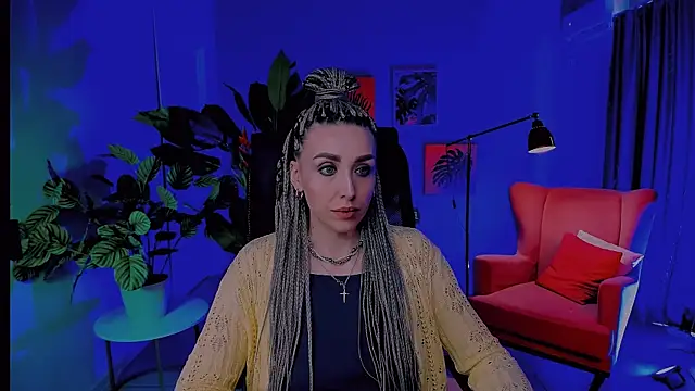 Snapshot of MonicaRiley chatting on 04/19/26, 11:53 MonicaRiley online show from 04/19/26, 11:53