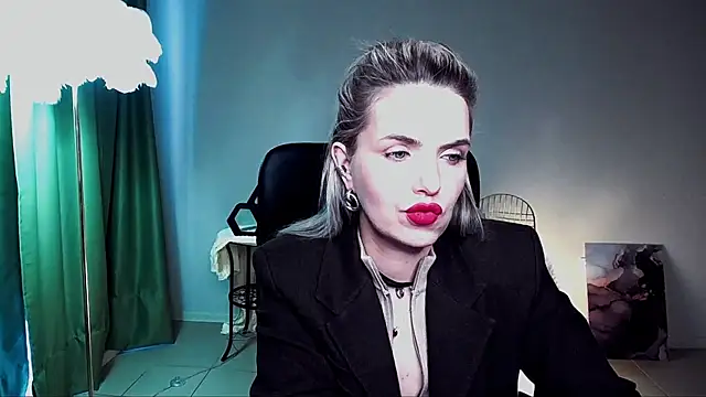 Snapshot of AliceSmite chatting on 05/28/26, 11:18 AliceSmite online show from 05/28/26, 11:18