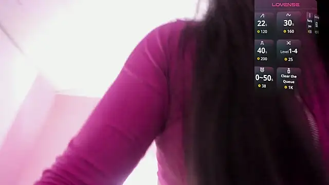Snapshot of Emily_Roussee chatting on 04/23/26, 11:31 Emily Roussee online show from 04/23/26, 11:31