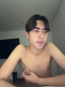 Snapshot of MatthewMoore_ chatting on 05/19/26, 03:13 MatthewMoore online show from 05/19/26, 03:13