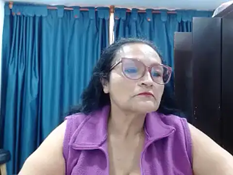 Snapshot of _BellaNocturna chatting on 04/14/26, 10:27 BellaNocturna online show from 04/14/26, 10:27