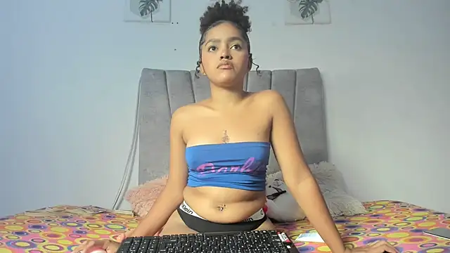 Snapshot of Andreina_evans chatting on 03/20/26, 03:22 Andreina evans online show from 03/20/26, 03:22