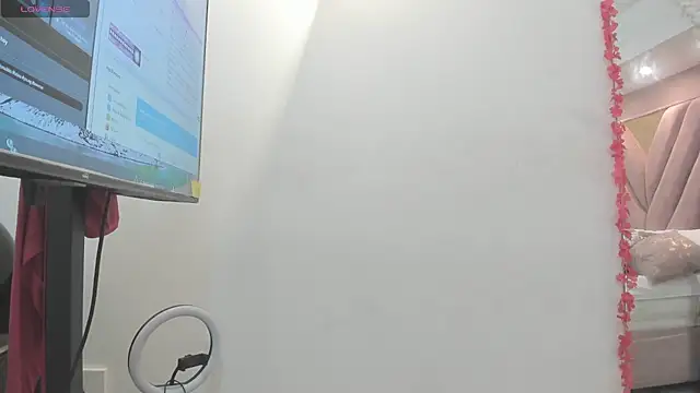 chloe larson online show from 06/18/26, 11:25
