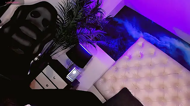 Valentiina Foxx online show from 07/04/26, 11:16