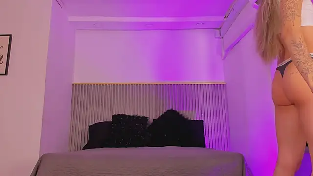ashvalentine  online show from 07/18/26, 08:01