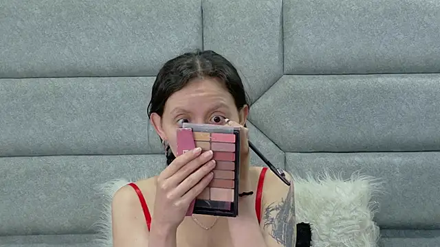 Naomimolie online show from 07/11/26, 12:08