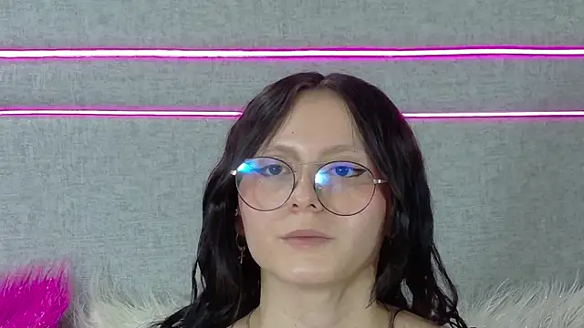 Naomimolie online show from 07/15/26, 05:51