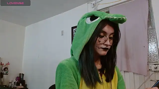 naomi unu online show from 06/13/26, 07:12