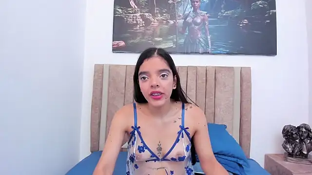 Snapshot of Thalia_parkerr_ chatting on 05/19/26, 12:11 Thalia parkerr online show from 05/19/26, 12:11