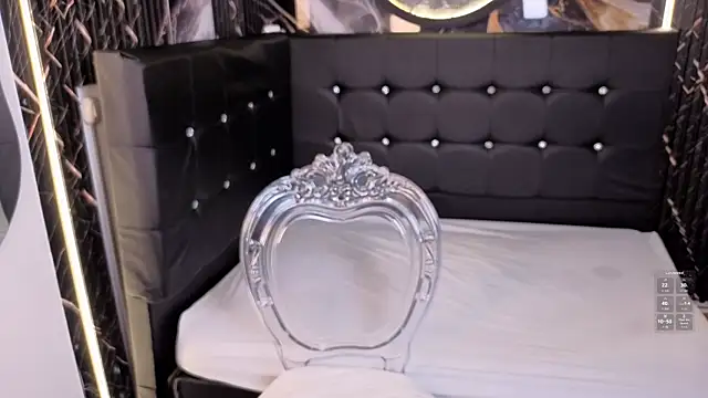 ManuelaVeeleez online show from 06/06/26, 03:44
