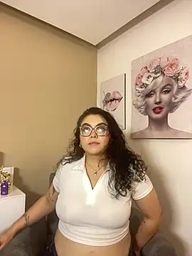 AlmaraRouge online show from 05/09/26, 08:14