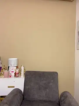 AlmaraRouge online show from 05/20/26, 08:15